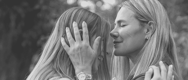 Inmadurez emocional: mujeres con apego emocional hacia sus madres