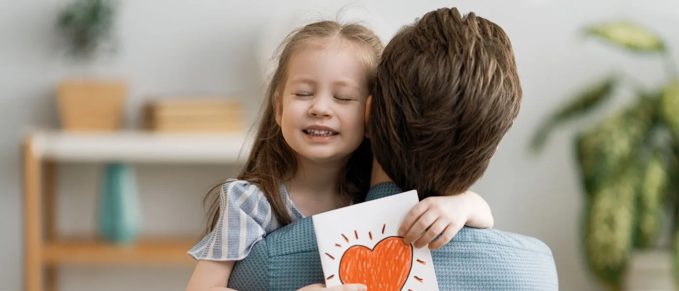 La mirada del padre hacia la hija